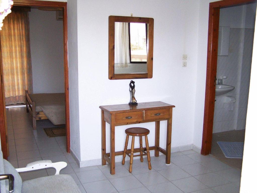 Evi Apartments And Studios Theológos Habitación foto